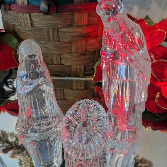 6 Piece Iridescent Glass Nativity Figures + Vibrant Needlepoint-Like Placemat - Picture 5 of 13